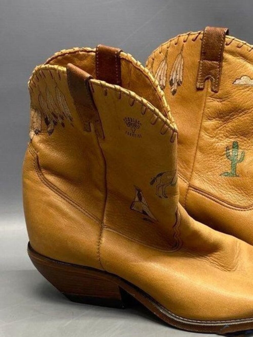 Excellent Vintage Zodiac Native American Painted brn Leather Ankle Boots size 9 - Picture 4 of 12